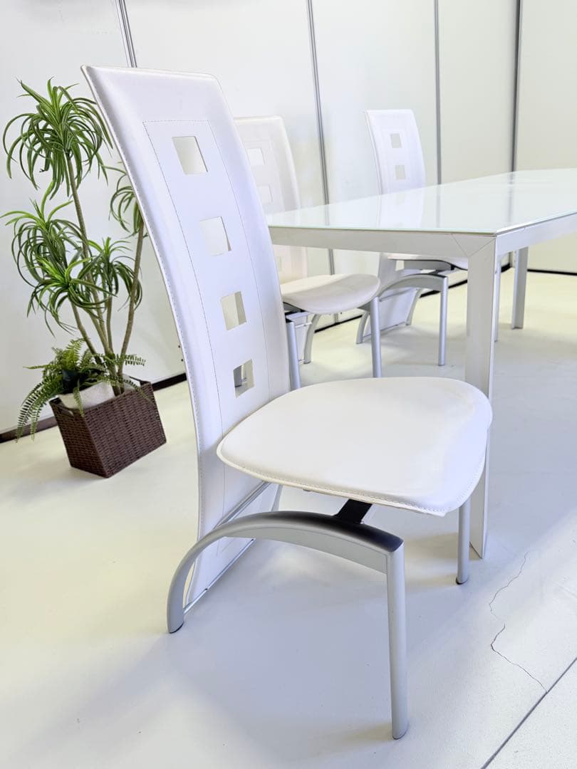 ホワイトガラスダイニングテーブルセット