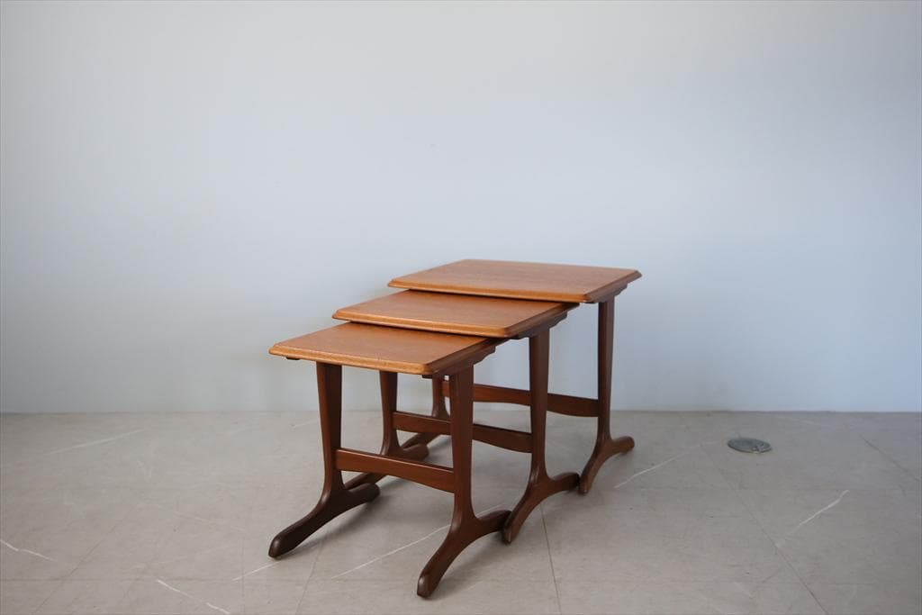 英国アンティーク木製ネストテーブル3台/収納式机/飾り棚/花台(91-107)