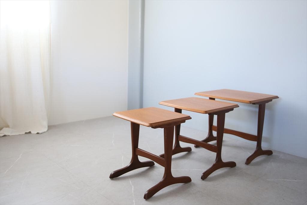 英国アンティーク木製ネストテーブル3台/収納式机/飾り棚/花台(91-107)