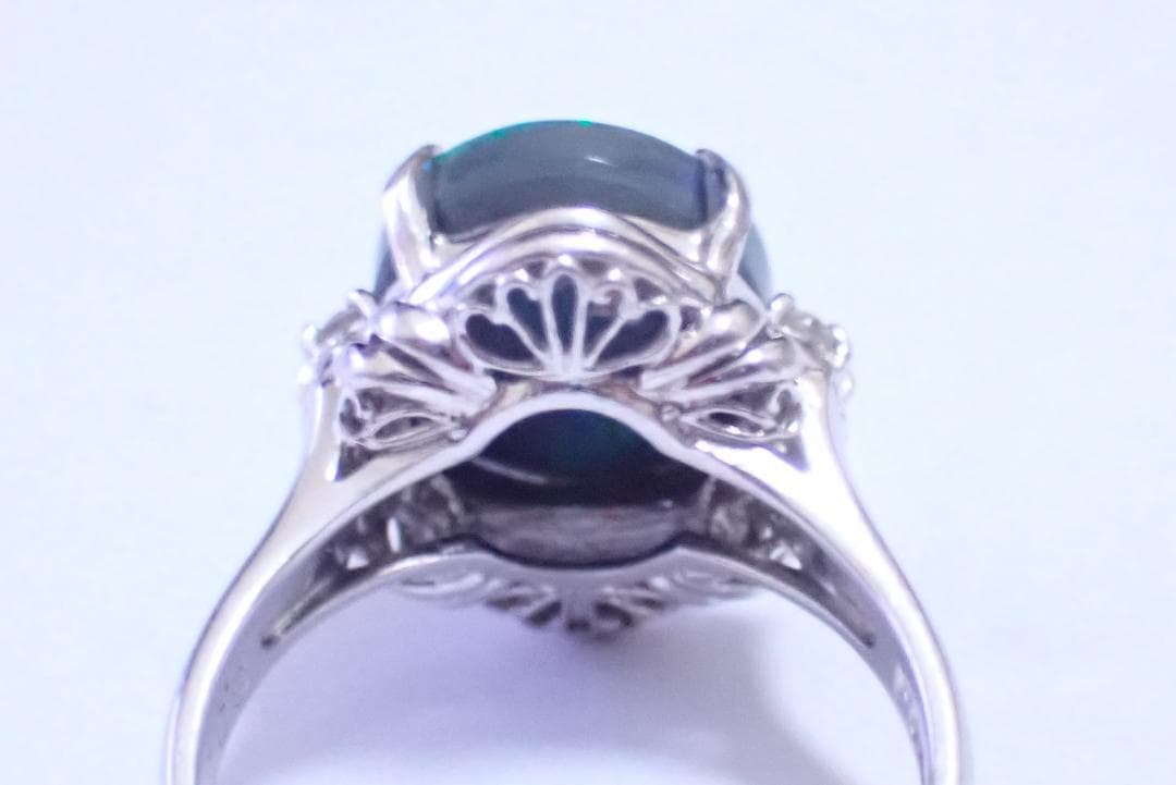 ブラックオパール　指輪　3.02ct　脇石ダイヤ　0.09ct　10.5号