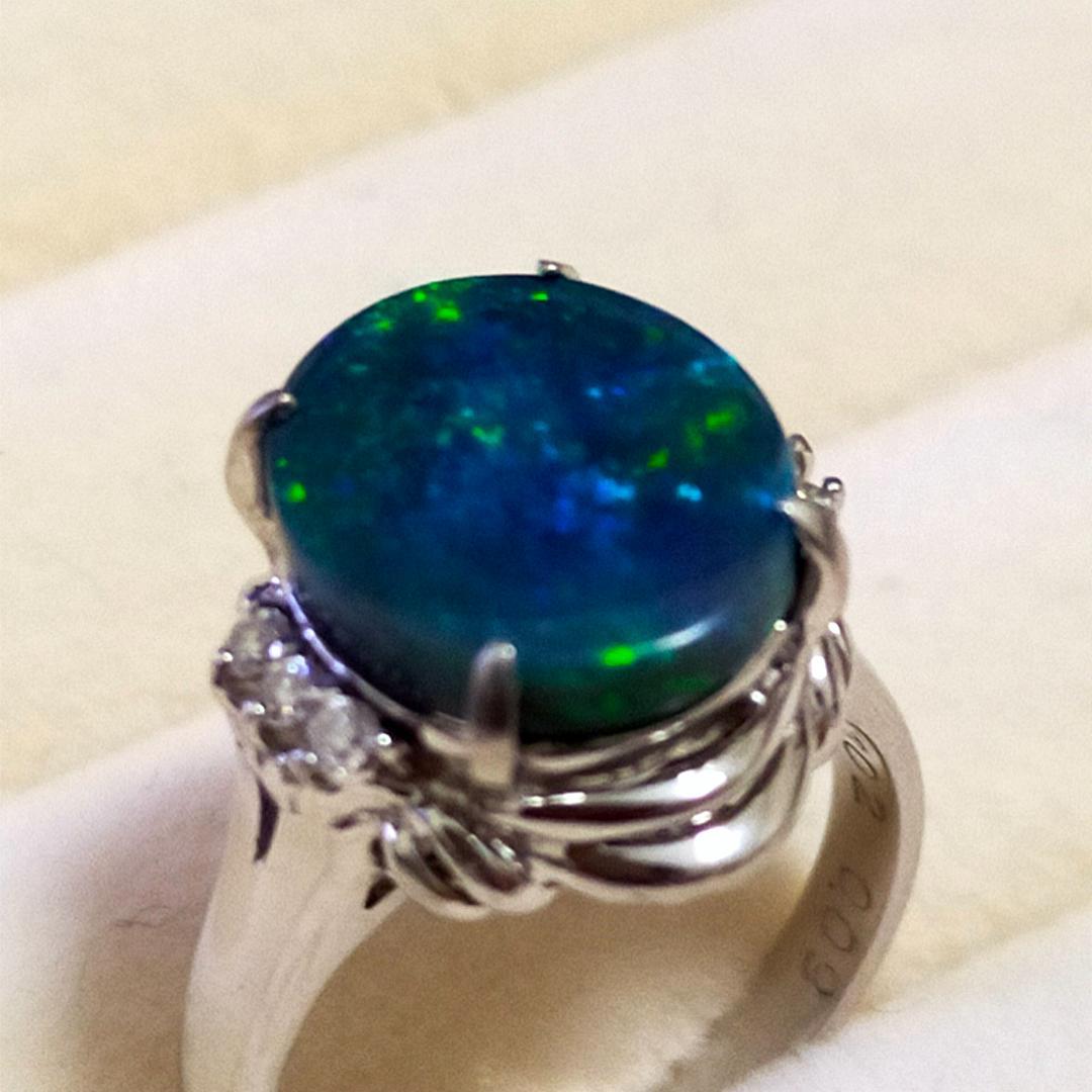 ブラックオパール　指輪　3.02ct　脇石ダイヤ　0.09ct　10.5号