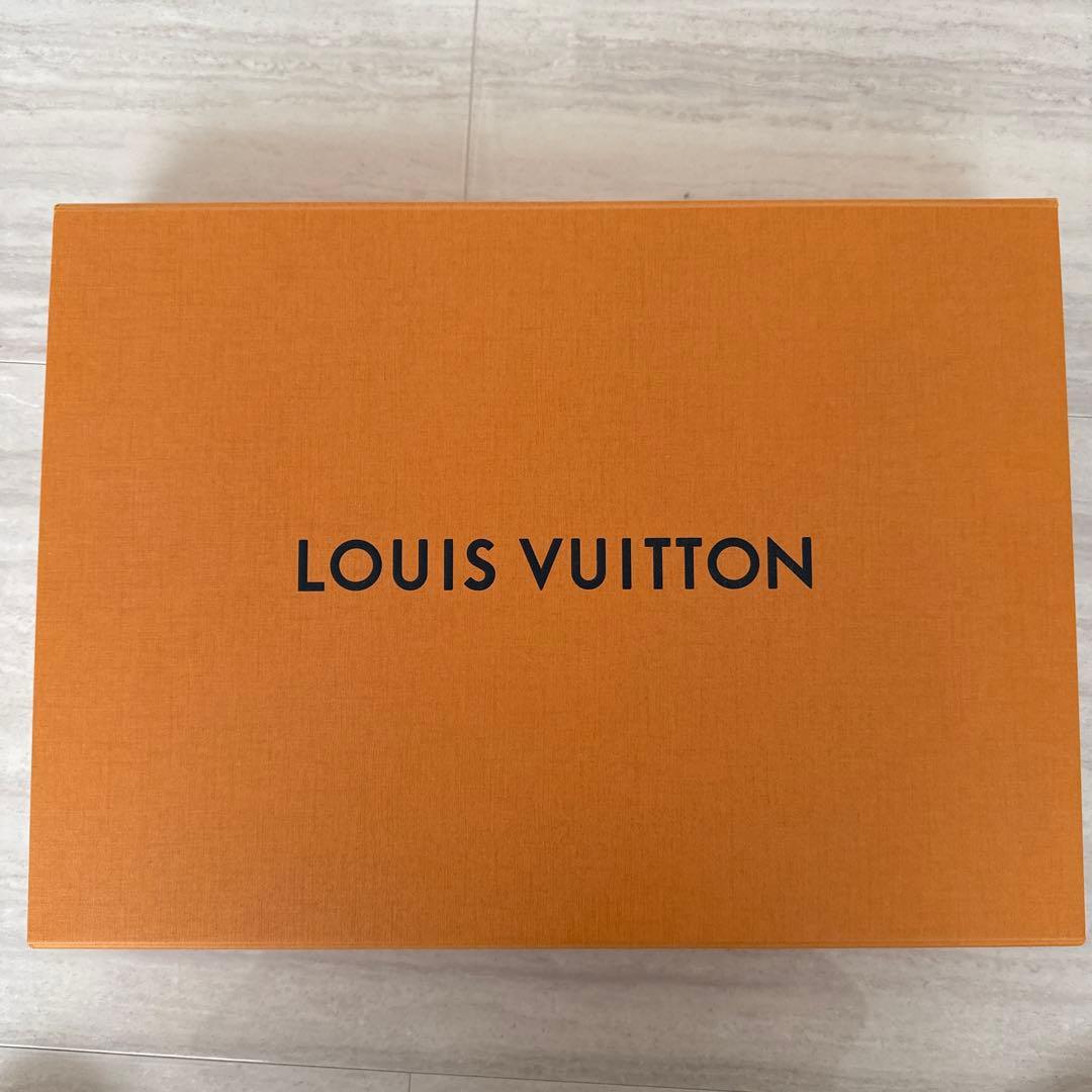 LOUIS VUITTON ブラックグレーマフラー