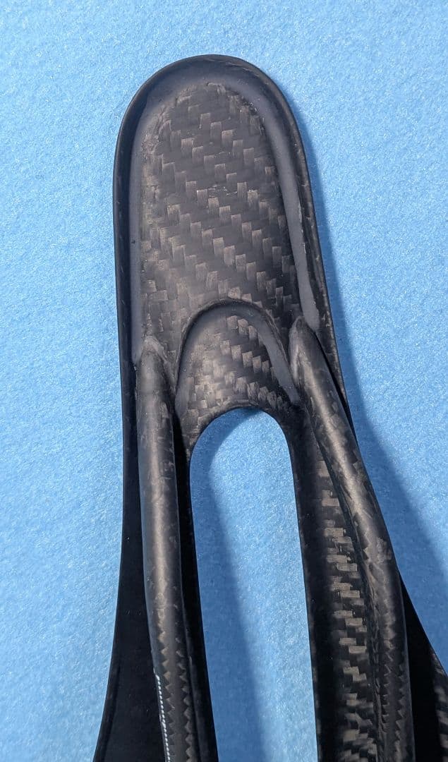 Plselis　超軽量カーボンサドル