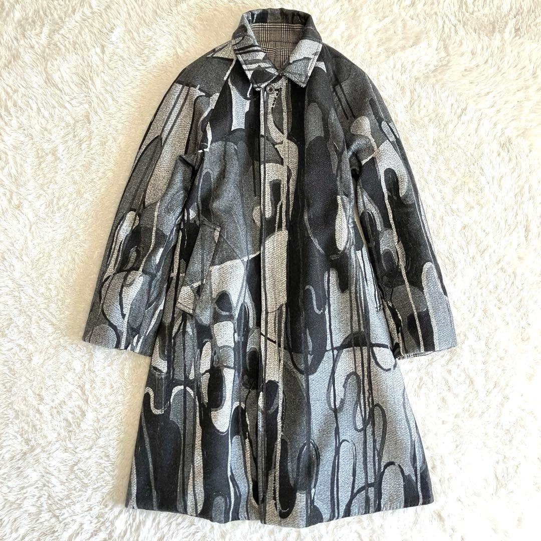 【美品】ヤンチェオンテンバール　高級ウールリバーシブルコート　モノトーンアート柄