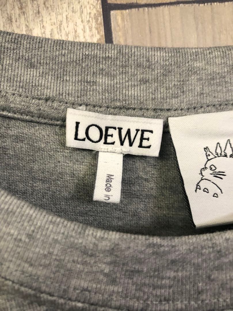 ロエベ 本物 新作 ジブリ LOEWE ハウル ロゴ Tシャツ グレー Lサイズ