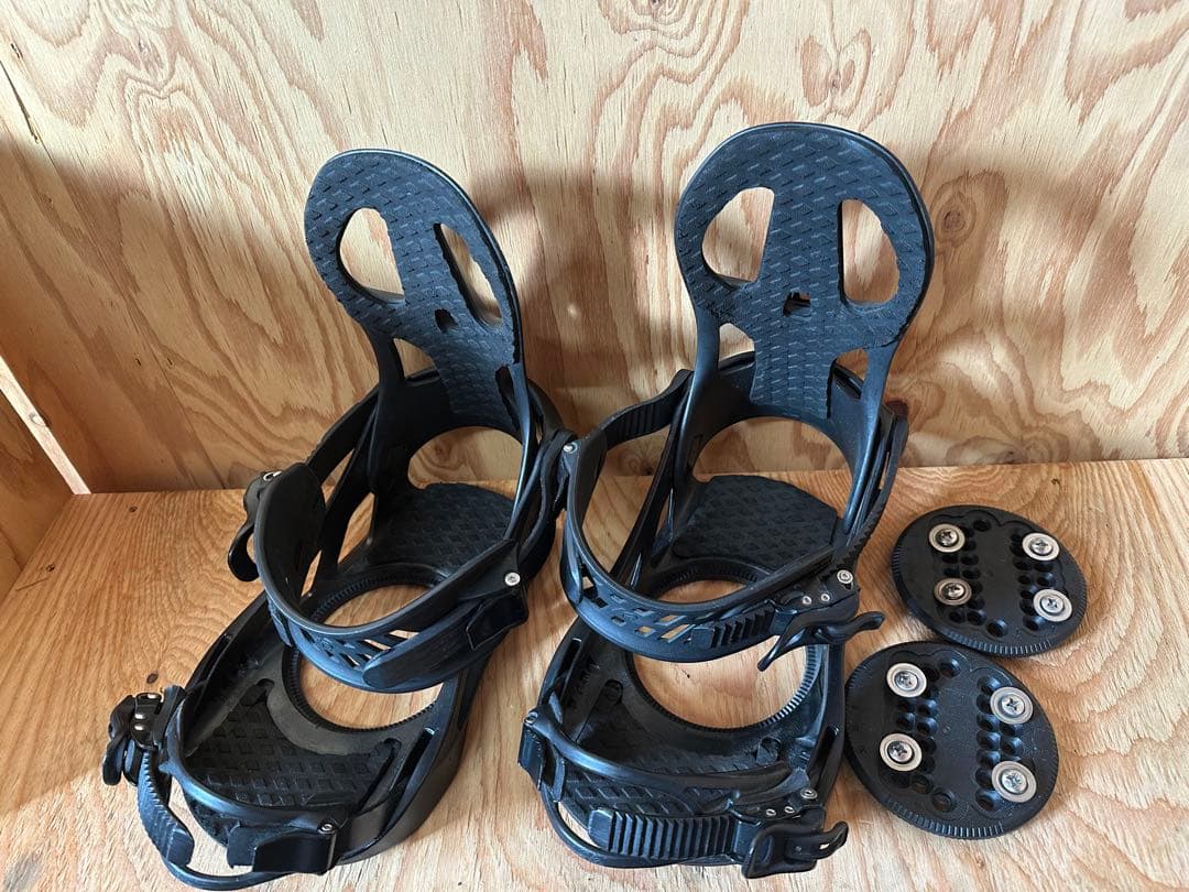 ブラック スノーボード ビンディング