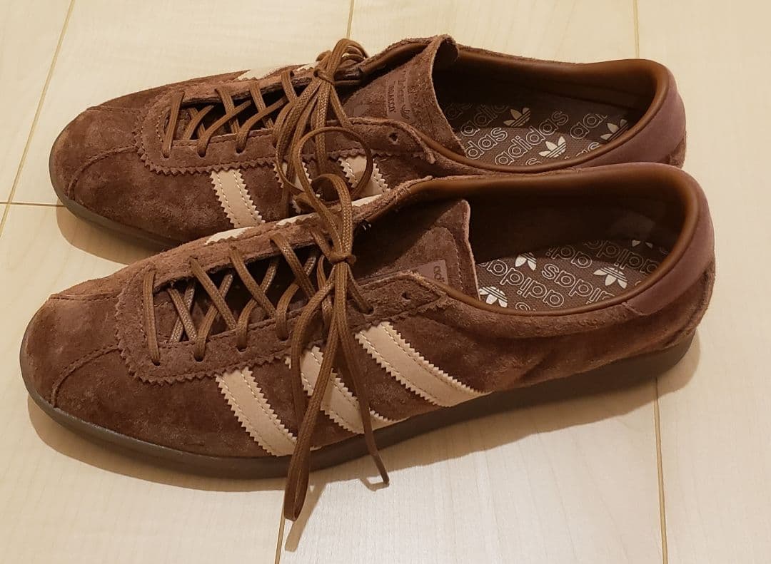 フリースストア別注アディダスタバコ　箱あり