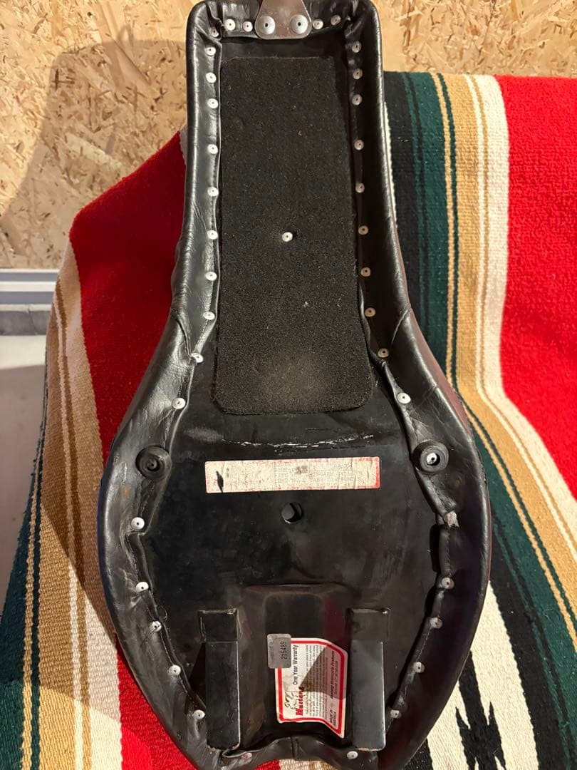 ショベル　マスタングシート