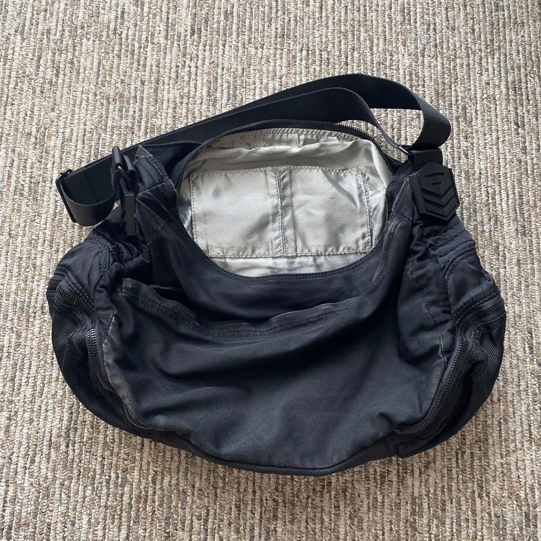 【じーじ】DISEL メッセンジャーバッグ　古着　Y2K