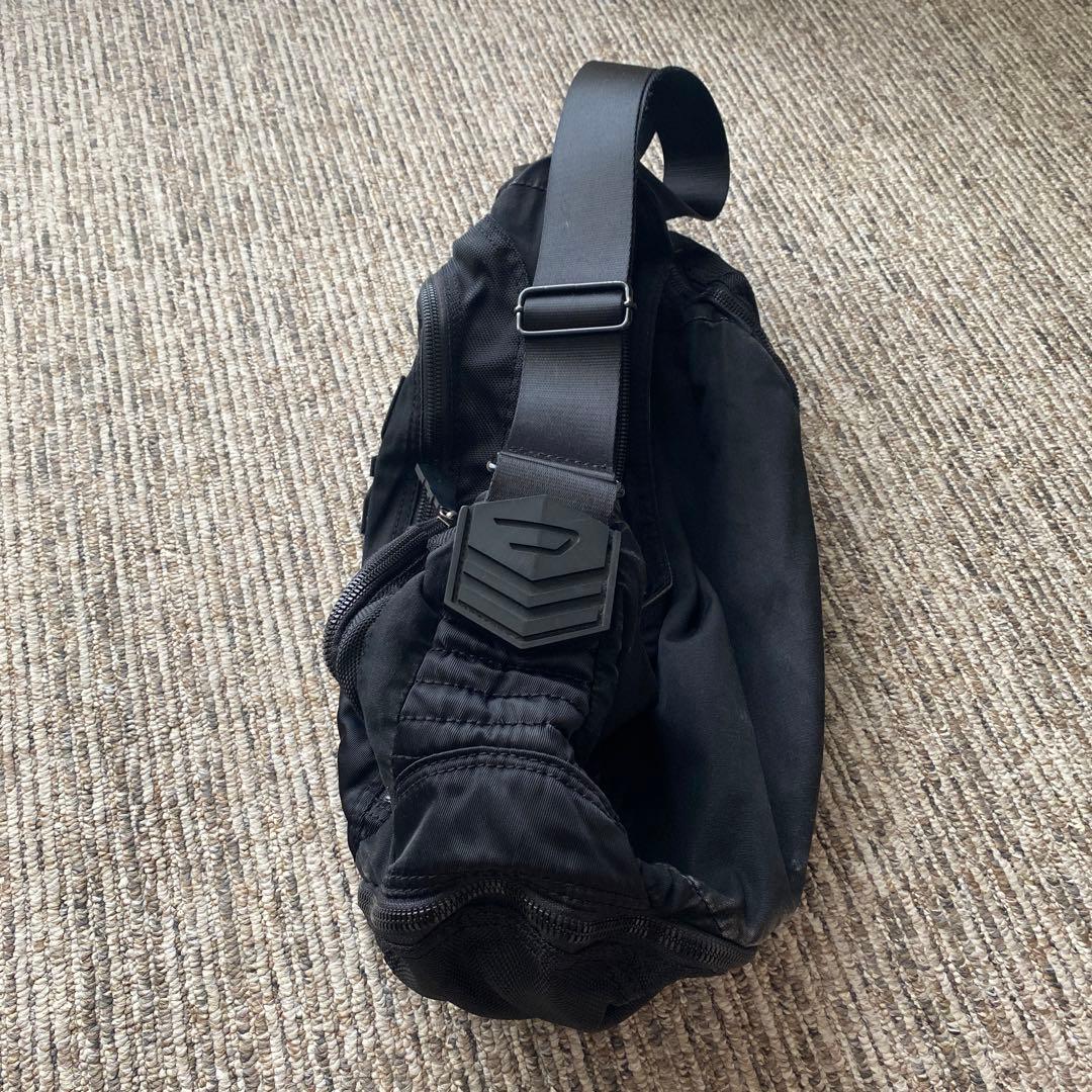 【じーじ】DISEL メッセンジャーバッグ　古着　Y2K