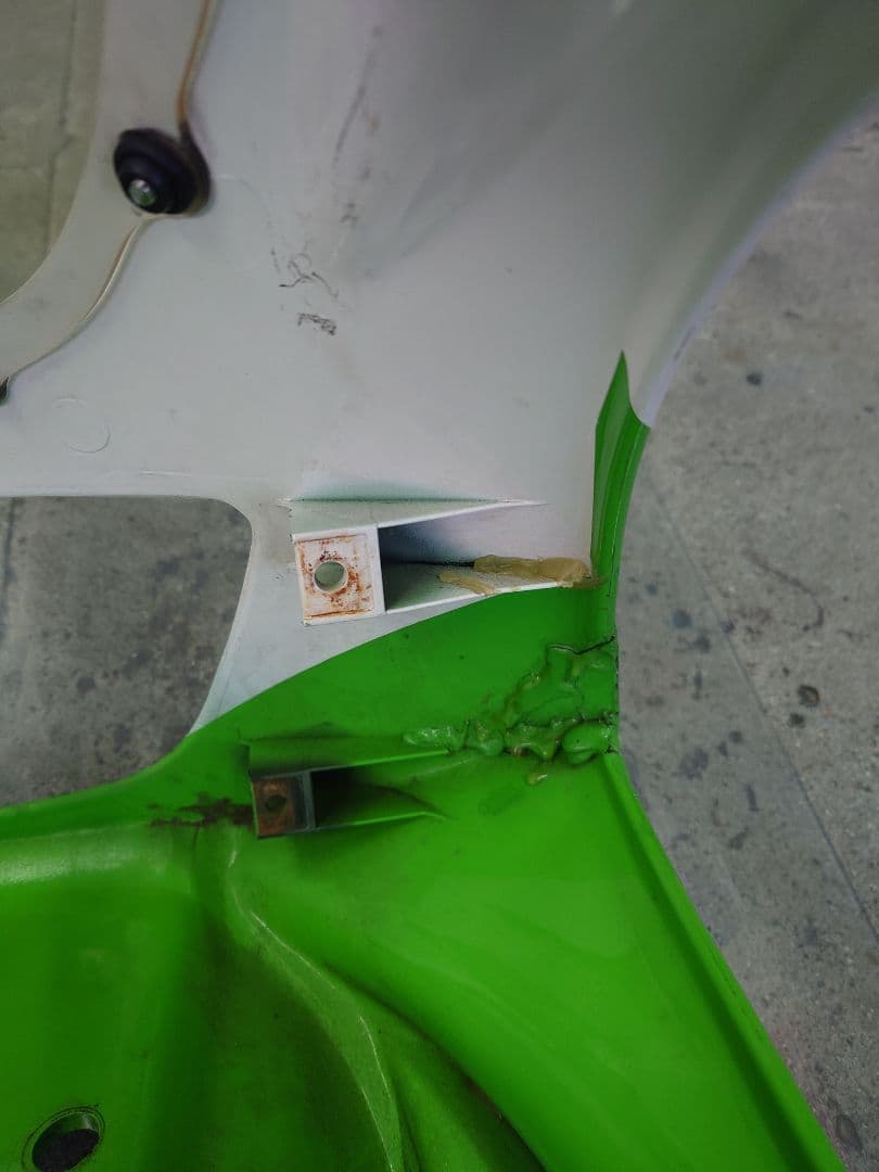 グリン様　ZXR250　フロントカウル　スクリーン付き　ブーメラン