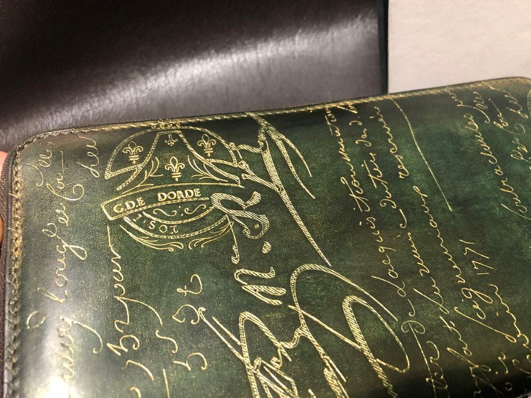 ☆美品☆ベルルッティ イタウバ　長財布　ダークグリーン　ゴールデンパティーヌ
