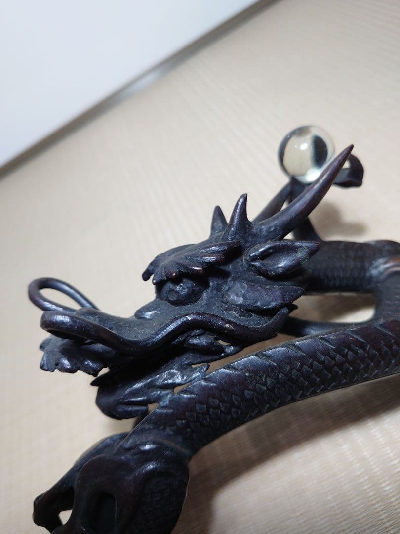 銅製　玉持ち龍