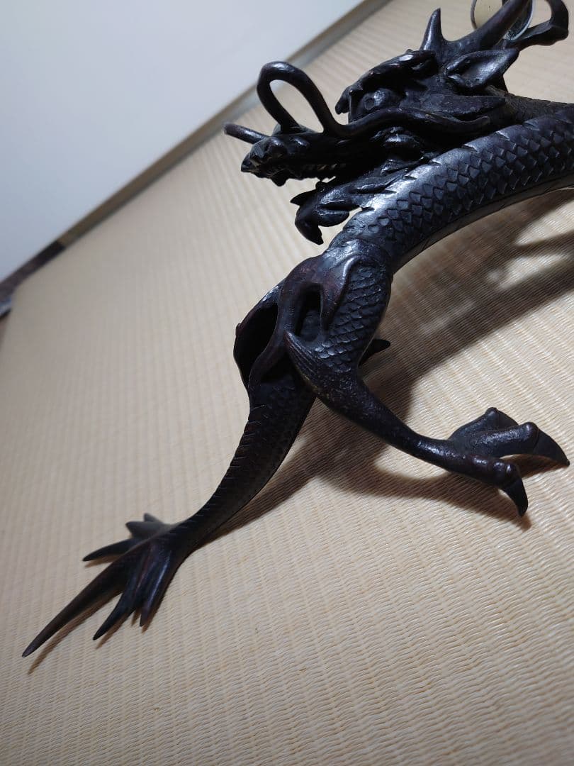 銅製　玉持ち龍