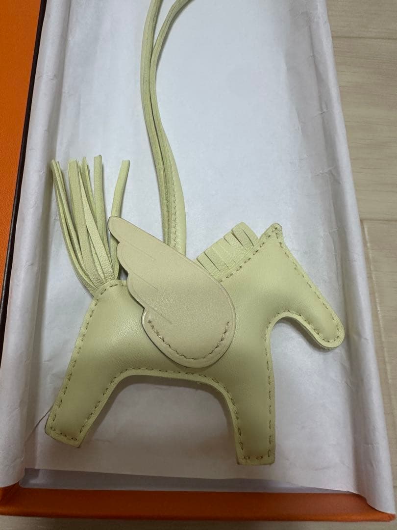 【美品】エルメス　ペガサスチャーム　PM 箱、袋付き