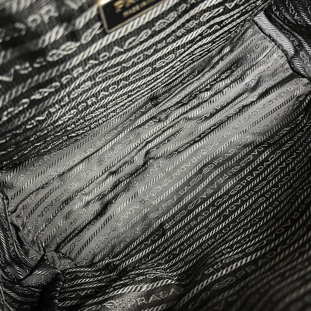 ✨美品✨☘️PRADA☘️✨トートバッグ✨三角ロゴ✨ナイロンレザー✨ゴールド金具✨