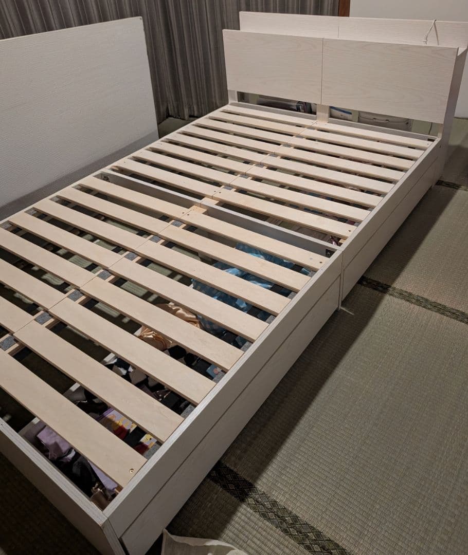 ホワイト木製セミダブルベッドフレーム