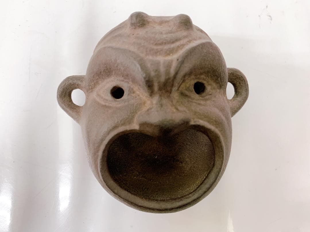 畠 春斎　陶器製 顔型灰皿 釜師