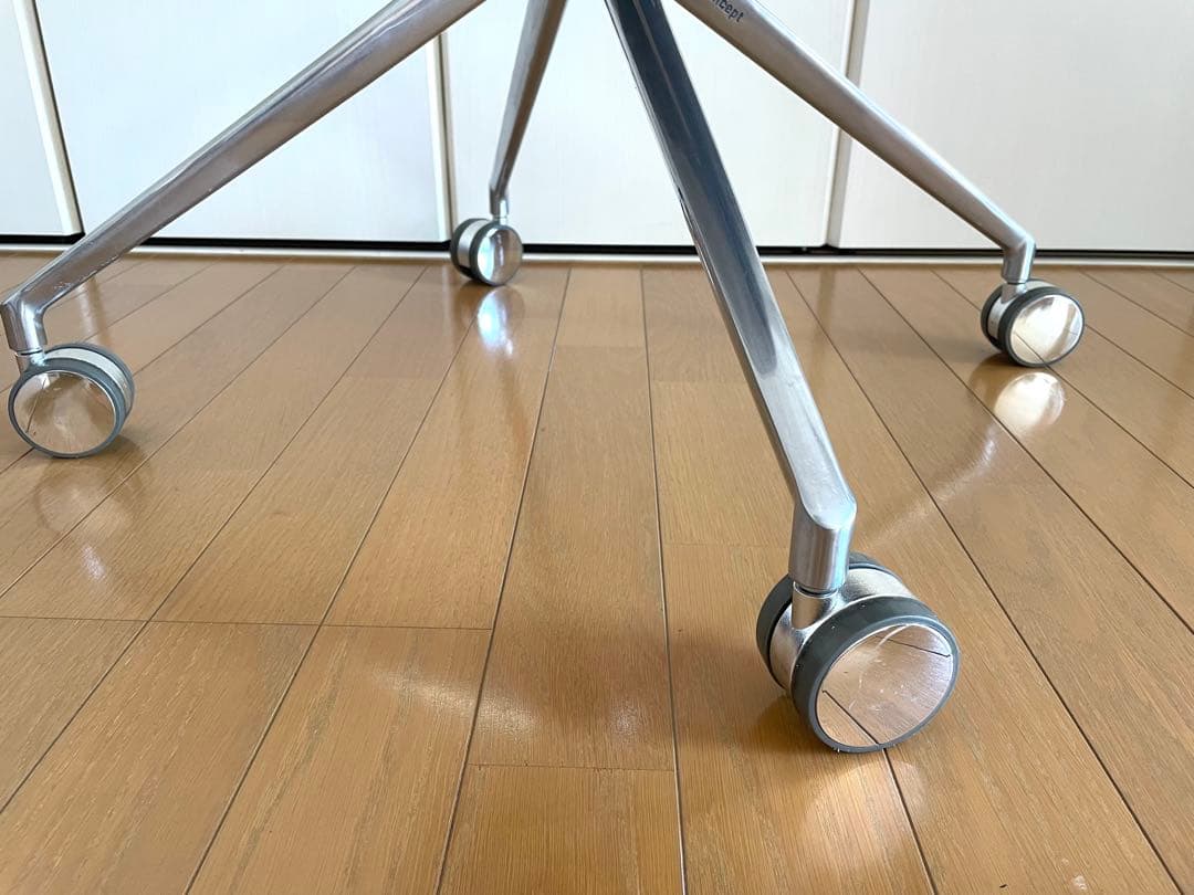 ［BoConcept］ADELAIDE /ライトグレーファブリック・キャスター付