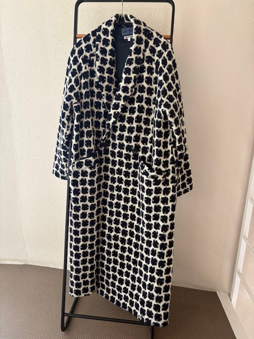 ロングコート　白黒　HRM BLUEBLUE