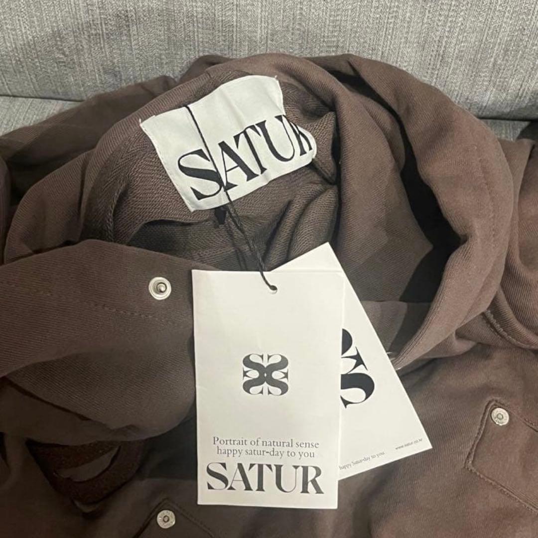 新品 SATURスウェット ブラウン フーディ韓国