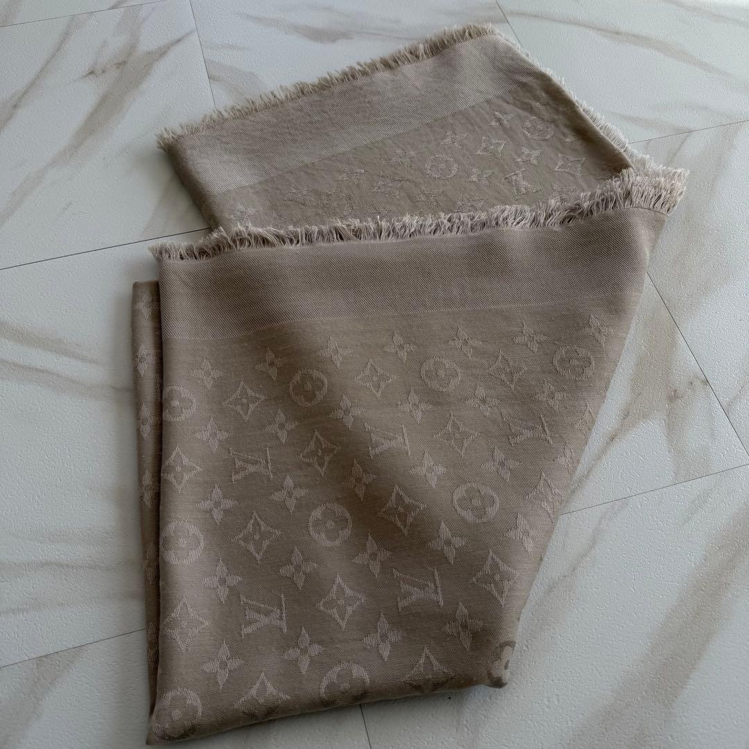 ルイ・ヴィトンモノグラム 大判ストール ベージュ　グレージュ140×140