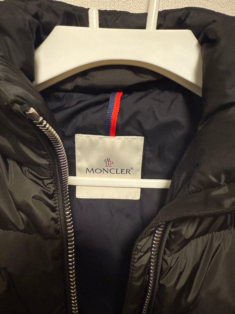 Moncler レディース　ブラック　ダウンジャケット 00 Oiron