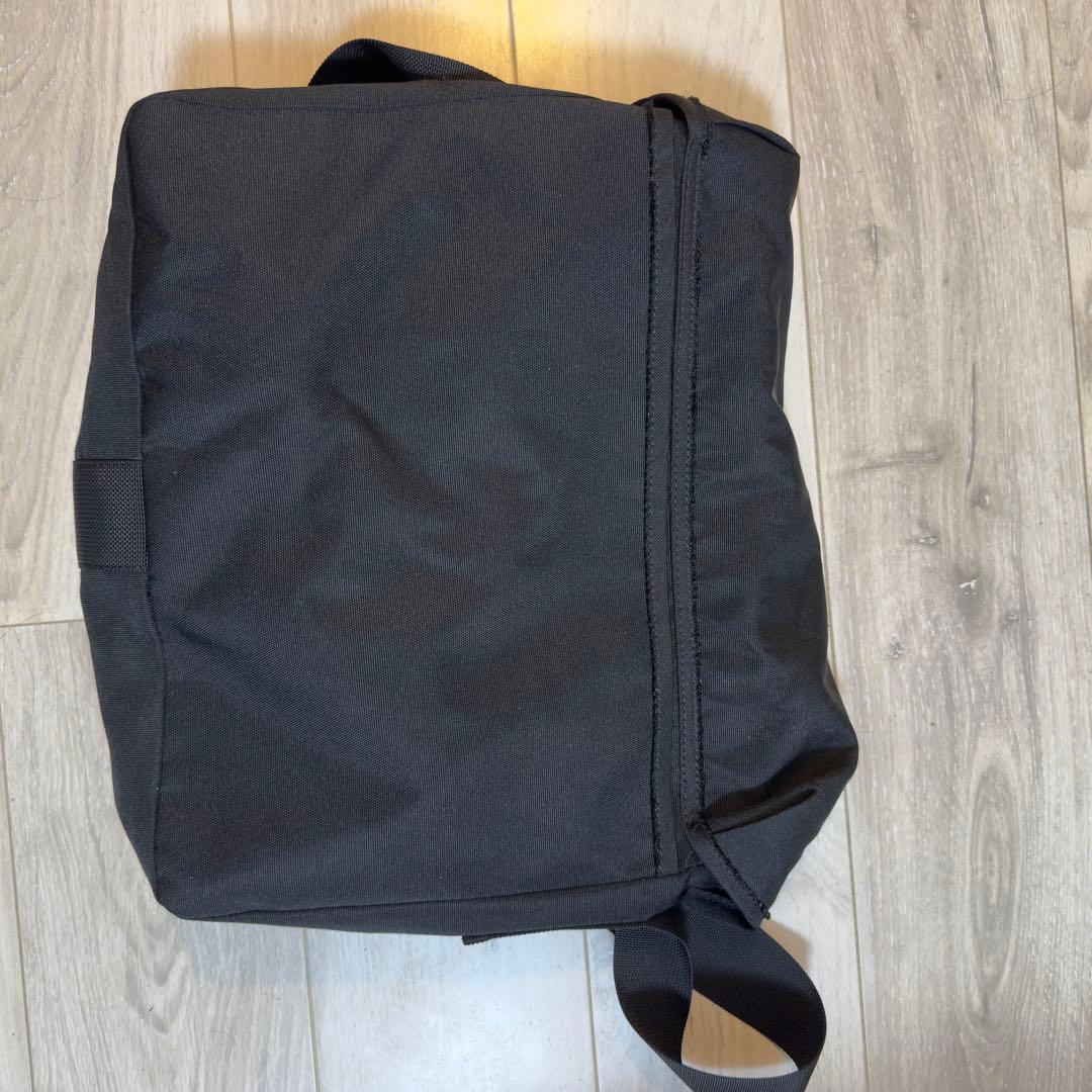 acne studiosメッセンジャーバッグ　アクネ