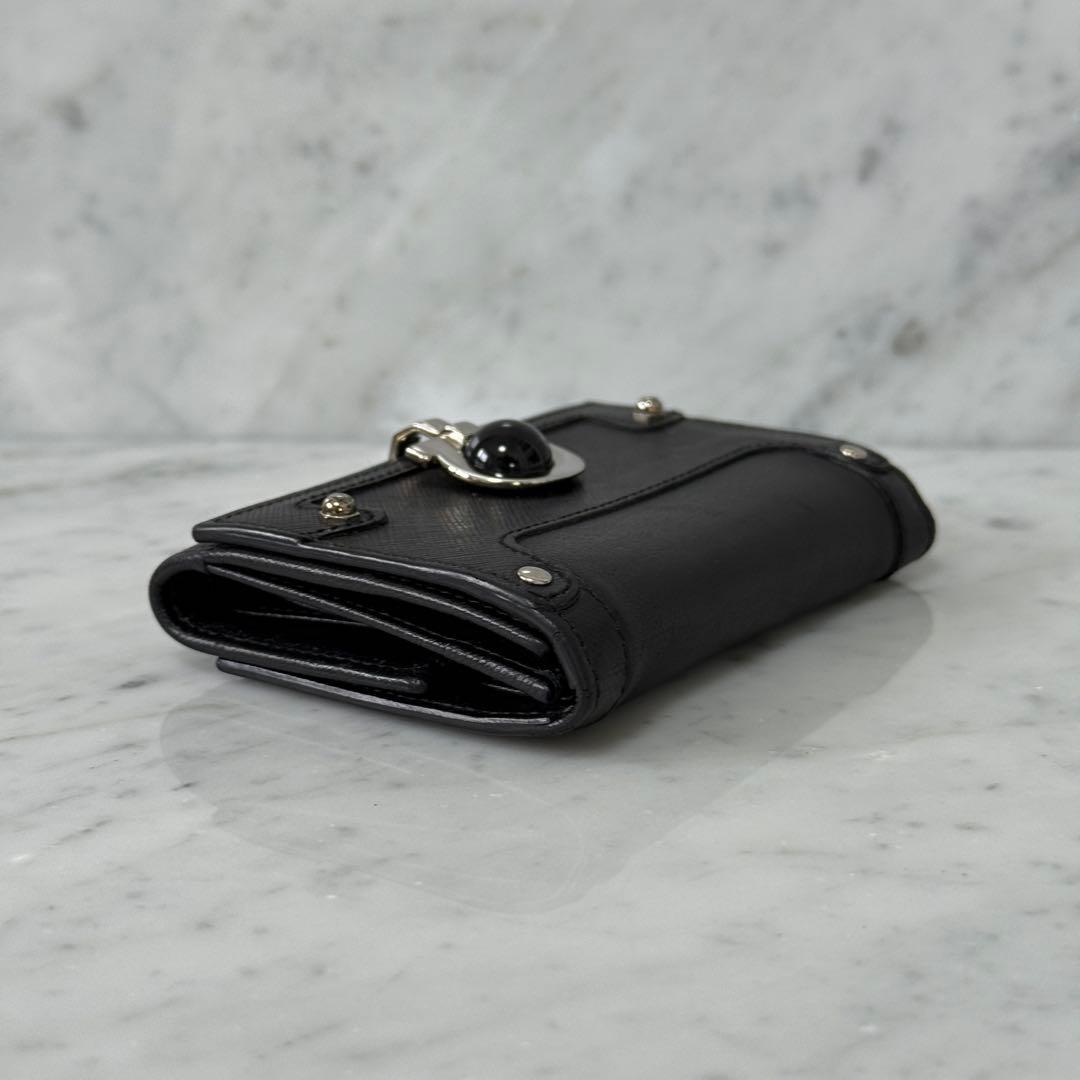 美品 サルヴァトーレフェラガモ 三つ折財布 ガンチーニ 銀 SILVER 黒