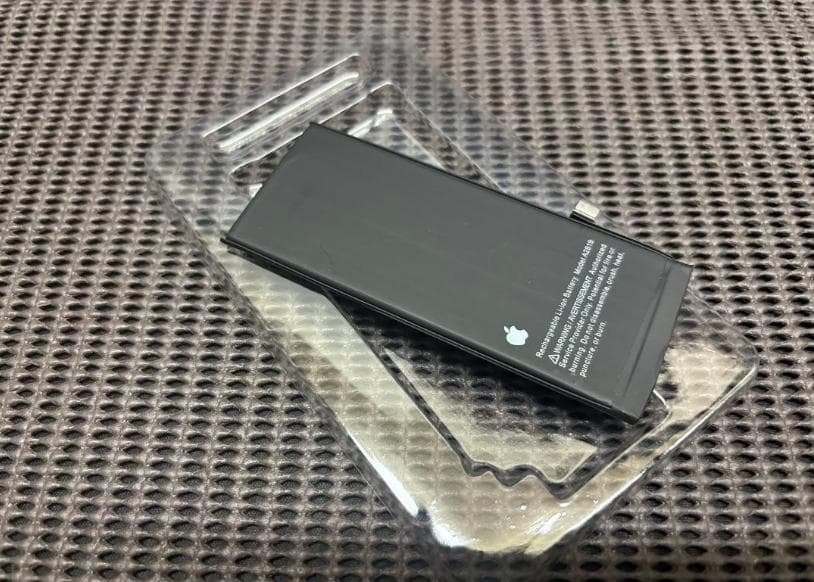 iphoneSE3 64g 純正新品 Reseller battery 100％