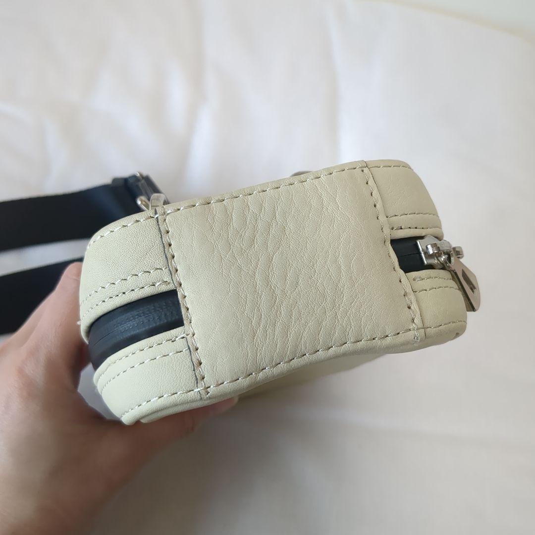 【極美品】ITTI イッチ　メッセンジャーバッグ　ショルダーバッグ　アイボリー