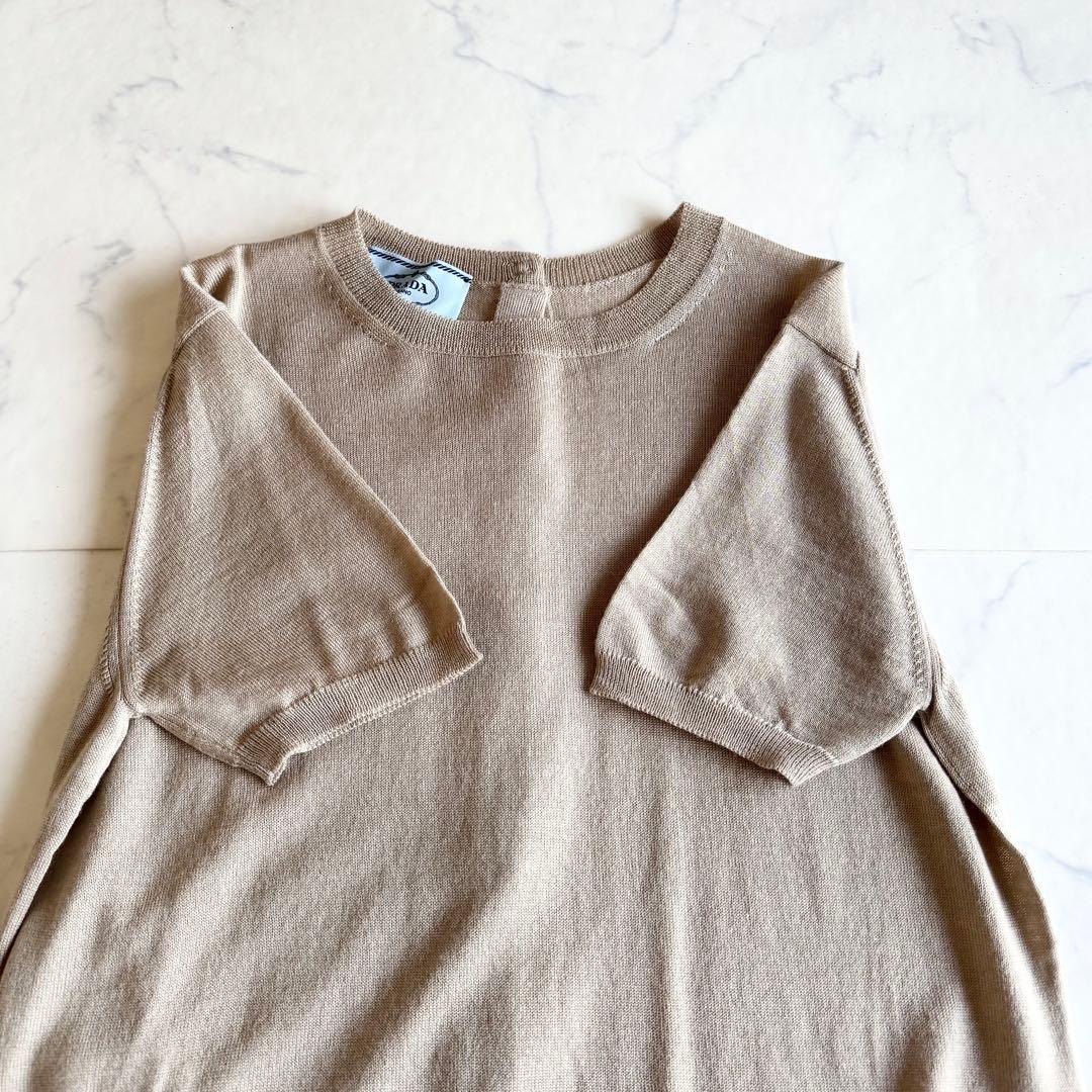 美品 プラダ ウールシルクニット バックボタン クルーネック 半袖 ベージュ M