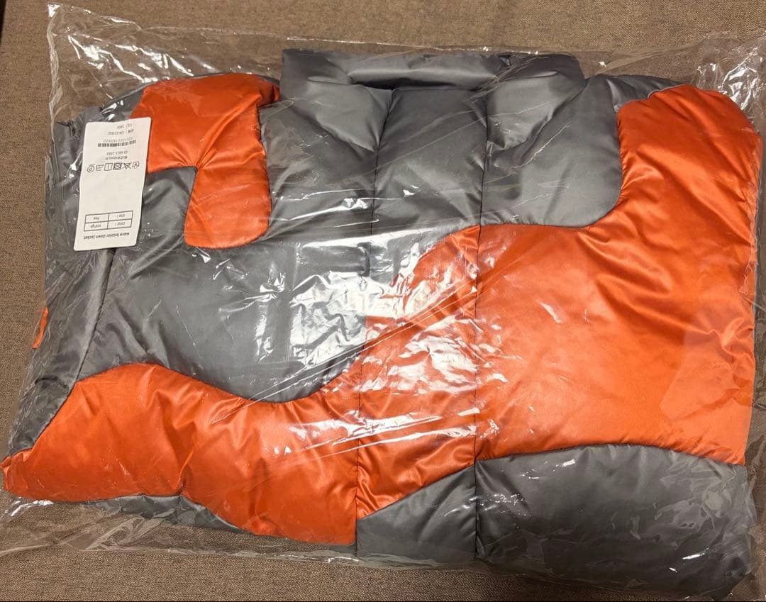 M*o様 uenui ウニュイ　ウェーブ バイカラー ダウンジャケット　オレンジ