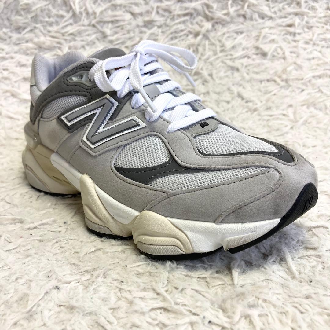 美品 New Balance 9060 グレー 23.5cm 厚底スニーカー