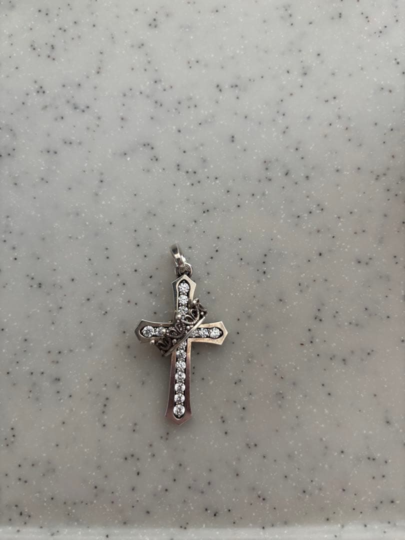 ジャスティンデイビス　クロスウィズクラウンペンダントトップ 定価71000円