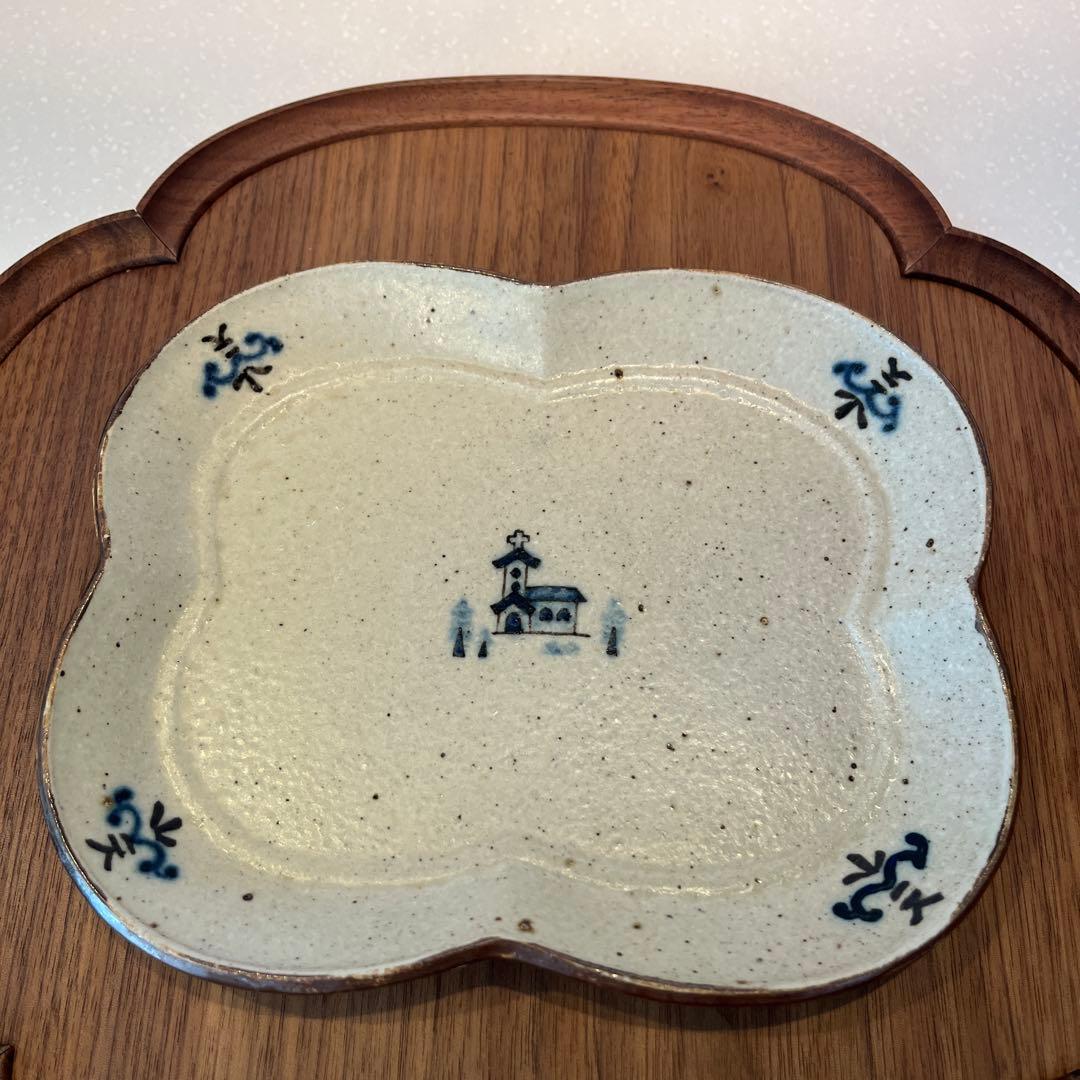 レア！中西申幸さん「鳥遊戯画」シリーズの四つ葉絵皿（大）鹿と教会