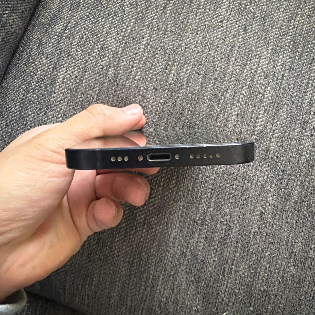 Apple iPhone 12 ブラック6.1インチ 本体　64G