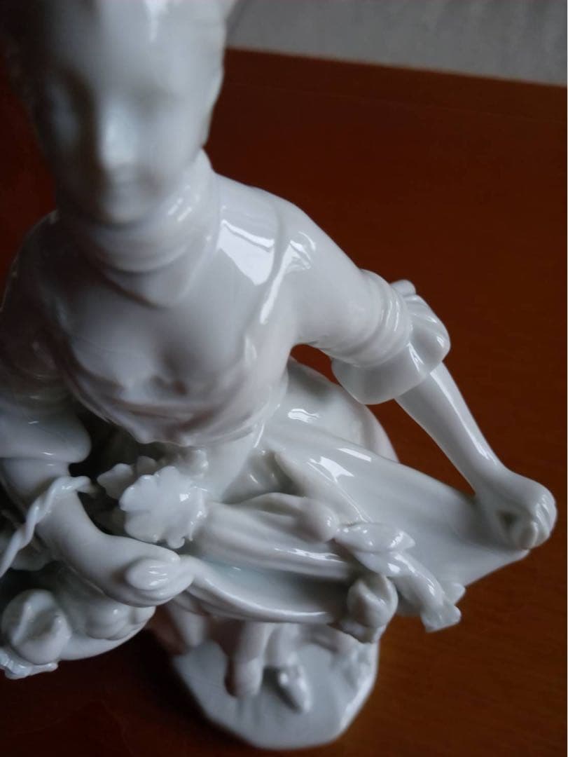 Augarten アウガルテン　フィギュリン　陶器　人形　磁器人形　検　ヘレンド