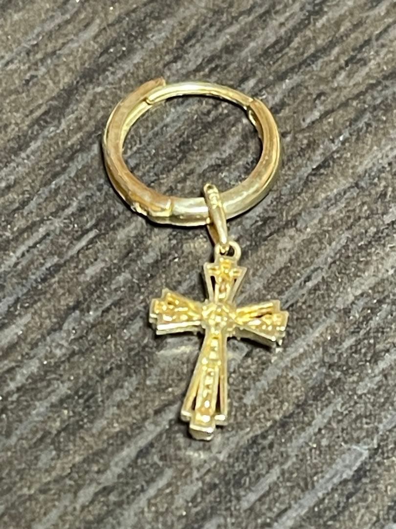 AVALANCHE 10K イエローゴールド クロスモチーフピアス