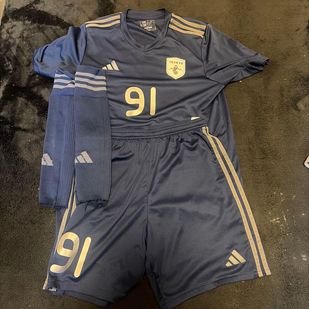 adidas 帝京第三サッカーウェア 91番 赤