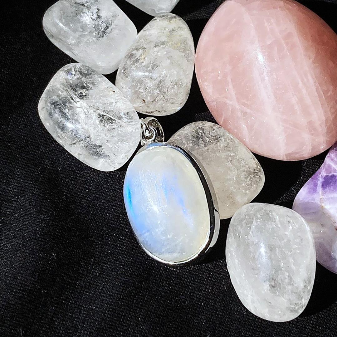 ★最終4000円引き！★【青い月マジック】ブルームーンストーン ペンダントトップ