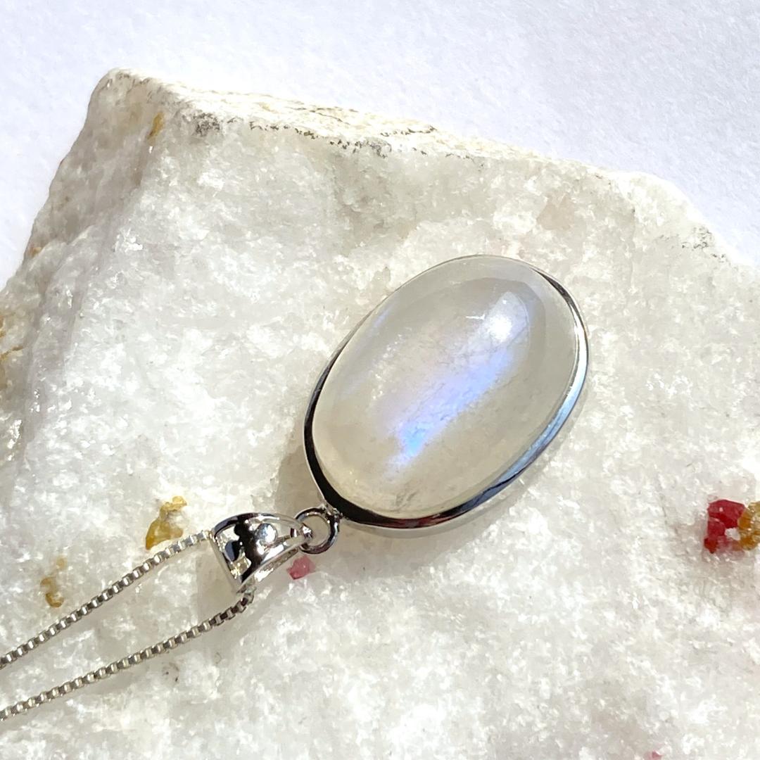 ★最終4000円引き！★【青い月マジック】ブルームーンストーン ペンダントトップ