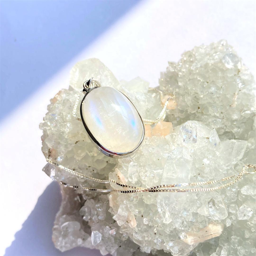 ★最終4000円引き！★【青い月マジック】ブルームーンストーン ペンダントトップ