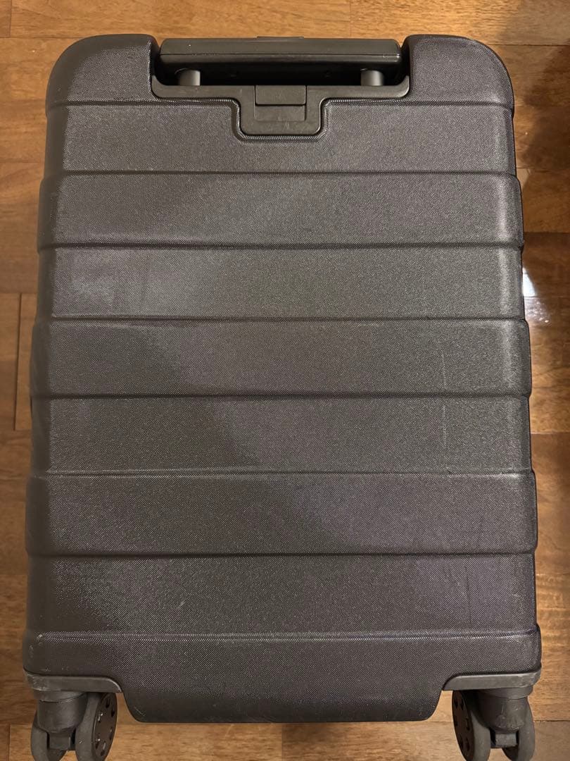 無印良品　バーを自由に調節できる　ハードキャリーケース（３６Ｌ）