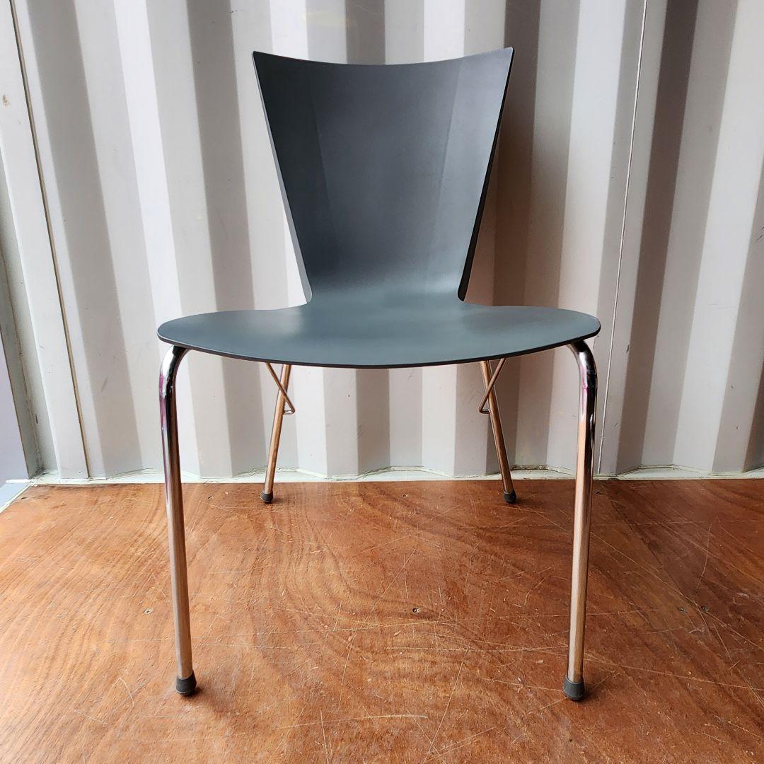 希少　SEGIS STORM スタッキングチェア　チャコール　italy