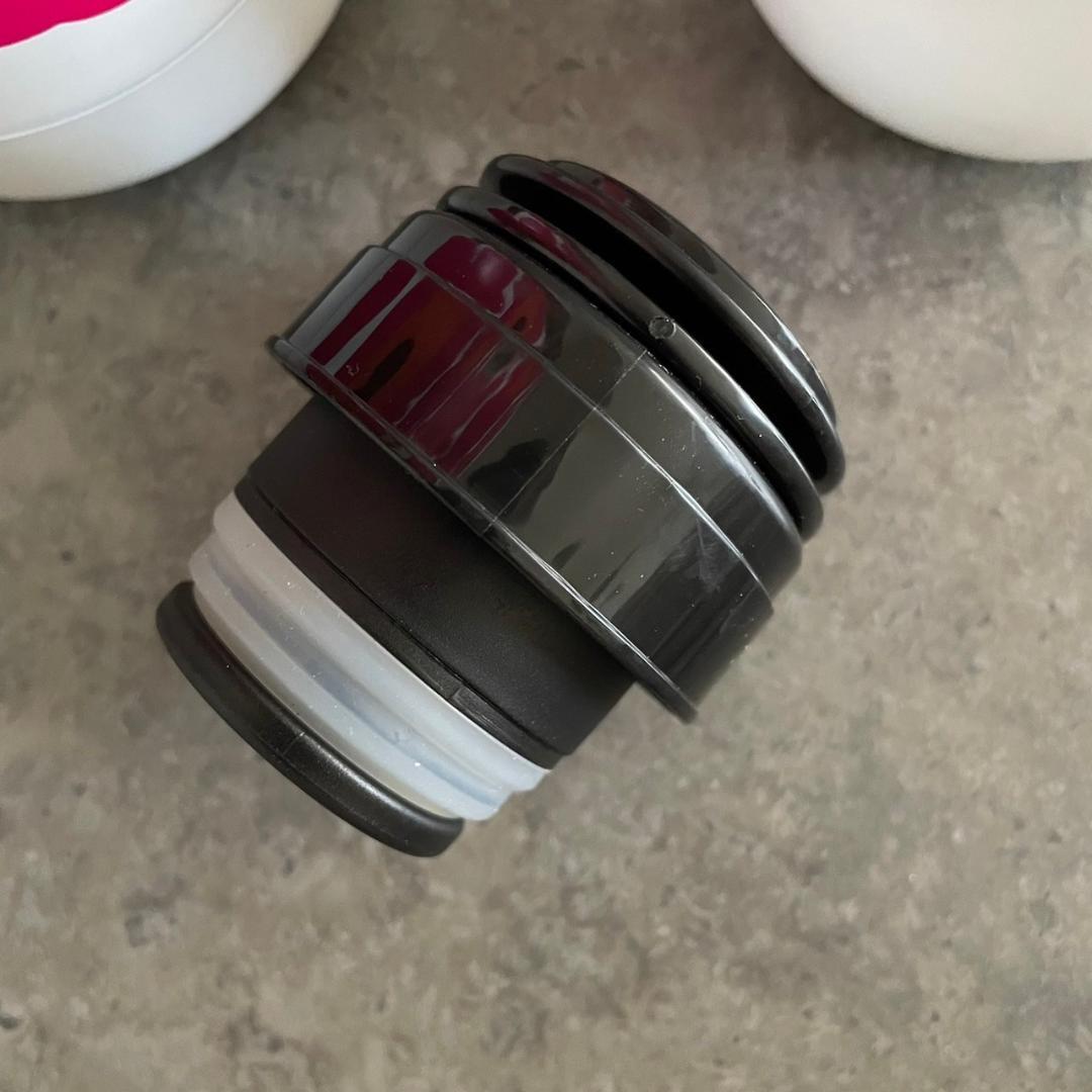 新品　Marimekko　マリメッコ　水筒　魔法瓶　ウニッコ　1L　北欧