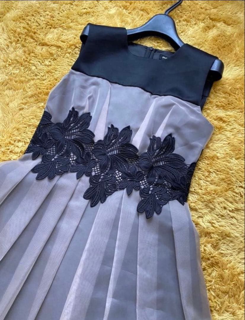 ストロベリーフィールズグレース　グラッセドレス