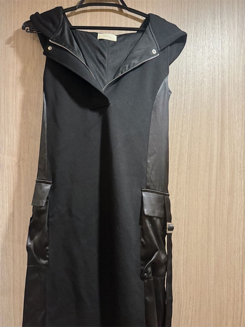 フード付き黒マキシドレスGlam Lips新品