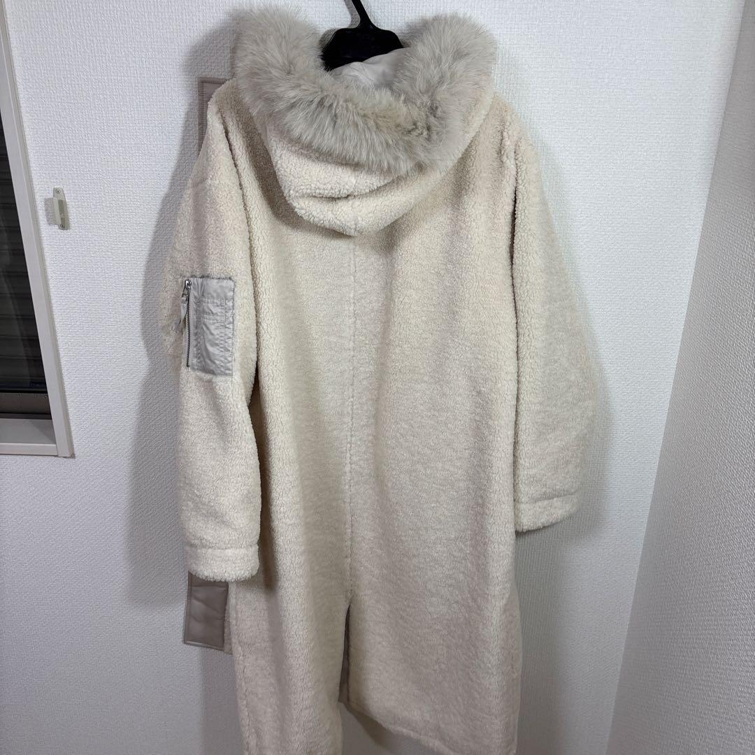 LASUD ボアコートアイボリー　未使用品　サイズ9号　定価34000円タグ無し