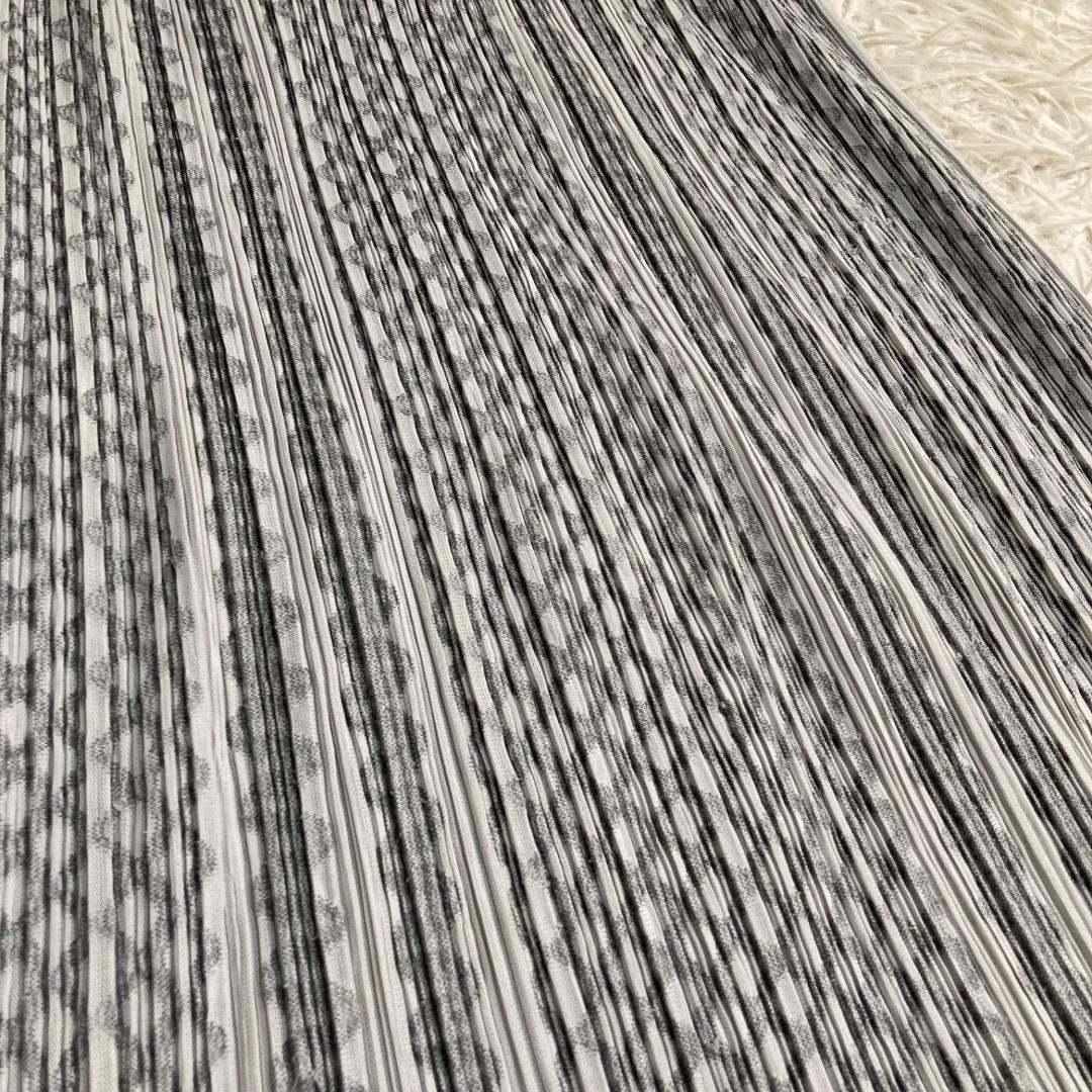 15954✨良品✨プリーツプリーズ スカート 希少柄 総柄 白 グレー